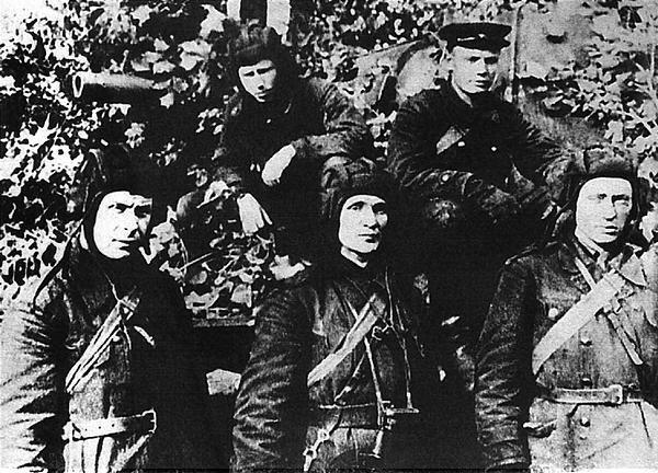 КВ. «Клим Ворошилов» — танк прорыва - i_212.jpg