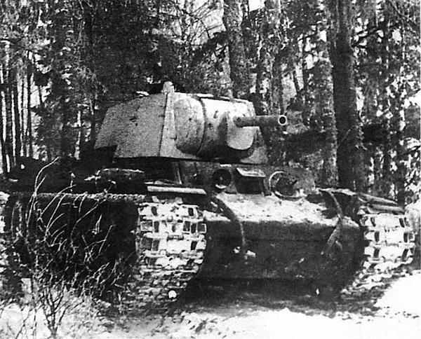 КВ. «Клим Ворошилов» — танк прорыва - i_217.jpg