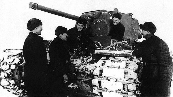 КВ. «Клим Ворошилов» — танк прорыва - i_221.jpg