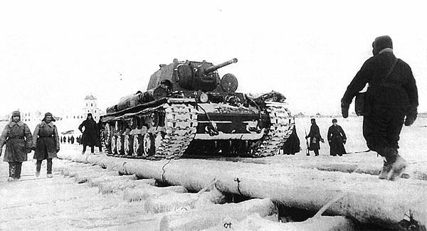 КВ. «Клим Ворошилов» — танк прорыва - i_223.jpg