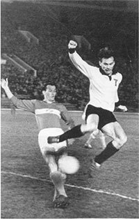 Эдуард Стрельцов. Памятник человеку без локтей - pic_22.jpg