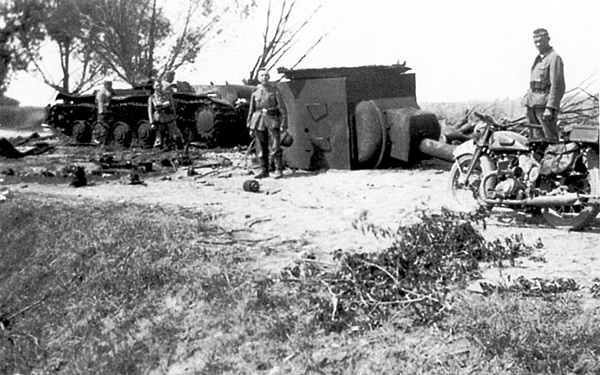 Тяжёлый танк КВ-2 - i_074.jpg