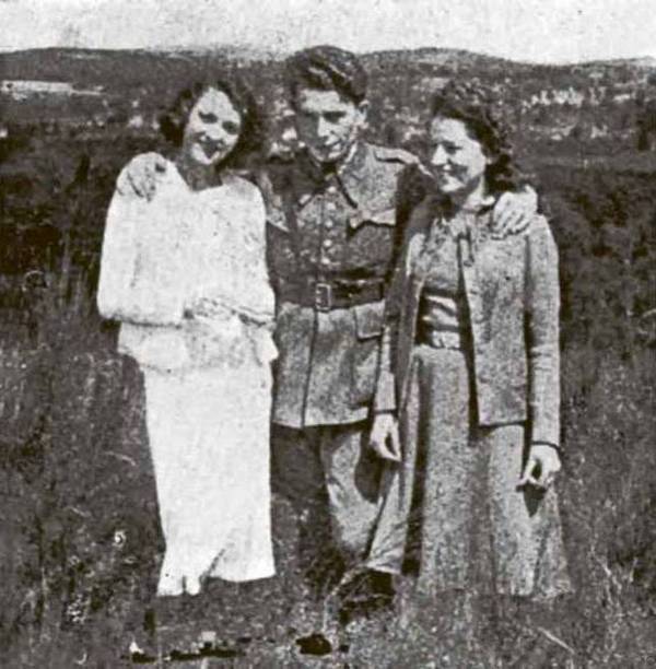 Тайны парижских манекенщиц (сборник) - i_007.jpg