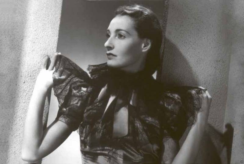 Тайны парижских манекенщиц (сборник) - i_009.jpg