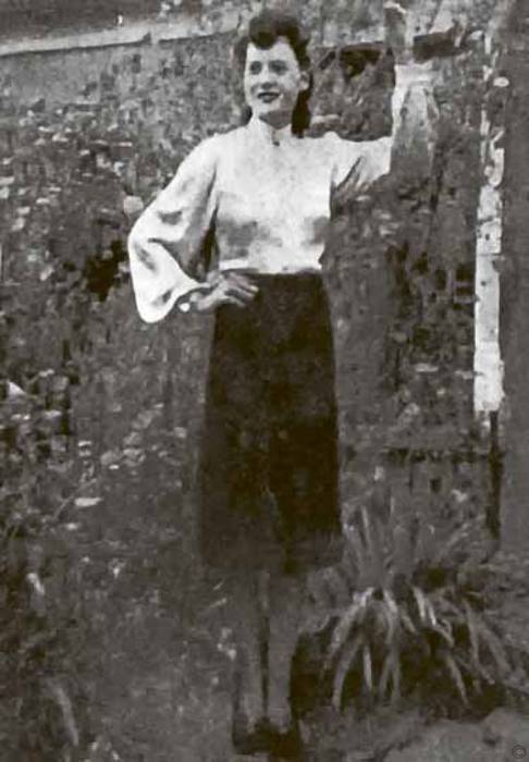 Тайны парижских манекенщиц (сборник) - i_011.jpg