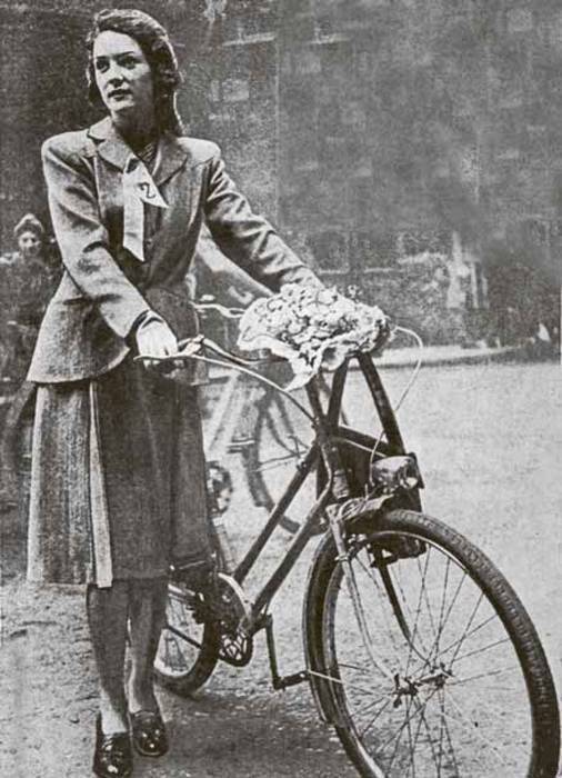 Тайны парижских манекенщиц (сборник) - i_018.jpg