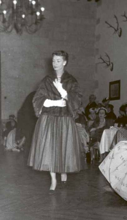 Тайны парижских манекенщиц (сборник) - i_105.jpg