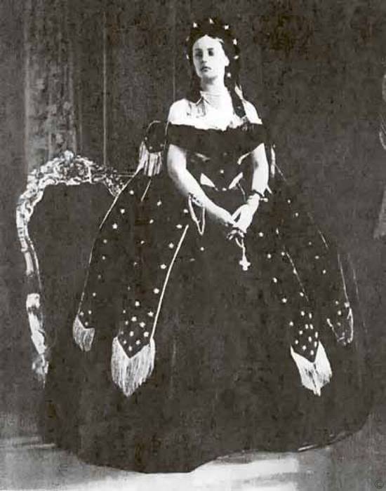 Тайны парижских манекенщиц (сборник) - i_109.jpg