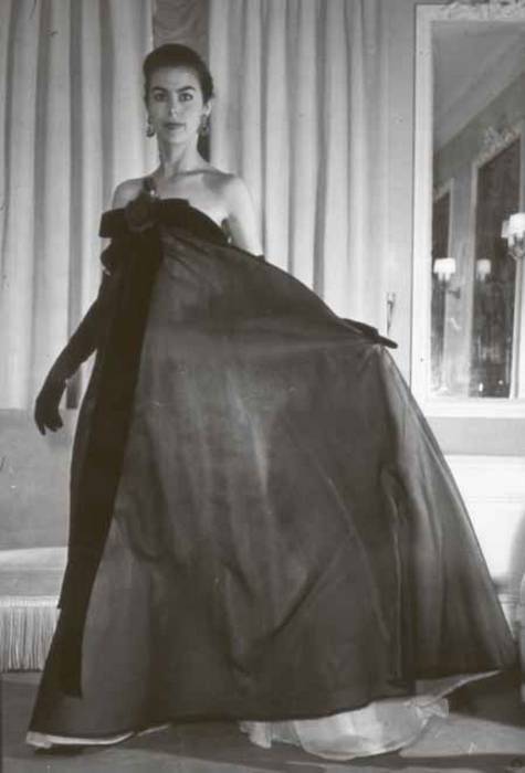 Тайны парижских манекенщиц (сборник) - i_123.jpg