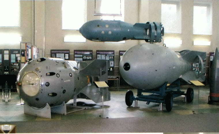 Решающий шаг к миру. Водородная бомба с атомным обжатием РДС-37 - i_106.jpg