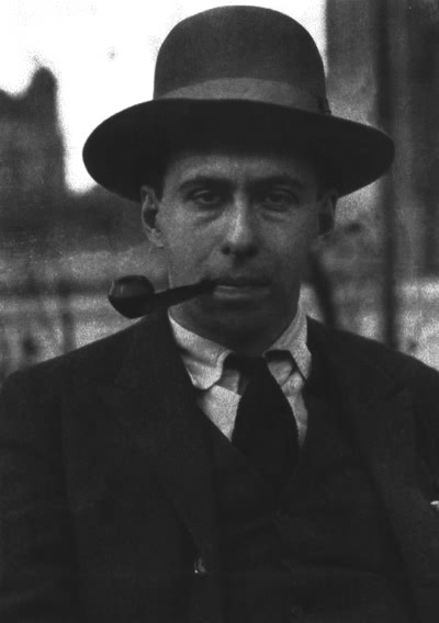 Об Илье Эренбурге (Книги. Люди. Страны) - i_012.jpg