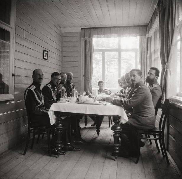 Гувернер Романовых. Судьба Пьера Жильяра в России - i_002.jpg