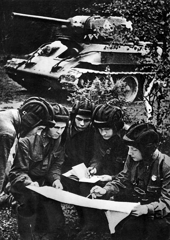 Танковая гвардия в бою - i_009.jpg