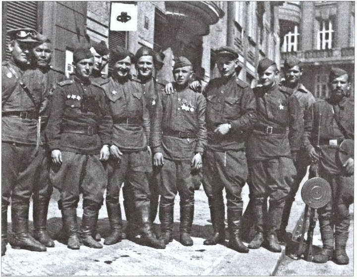 Кто освободил Прагу в 1945 г. Загадки Пражского восстания - i_031.jpg
