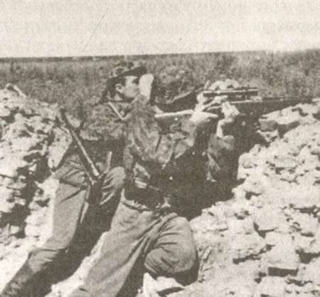 «Штрафники» СС. Зондеркоманда «Дирлевангер» - i_044.jpg