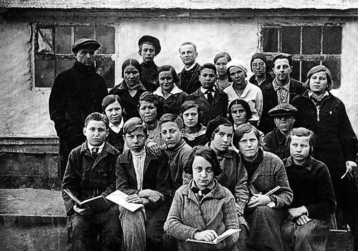 «Дирежаблестрой» на Долгопрудной: 1934-й, один год из жизни - _71uchenikishkoly1935sokovymialcov.jpg
