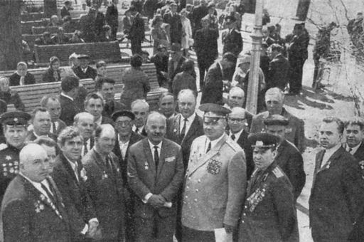 Танки идут на Берлин - i_099.jpg