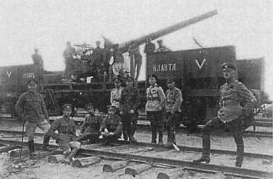 Крепости на колесах: История бронепоездов - i_047.jpg