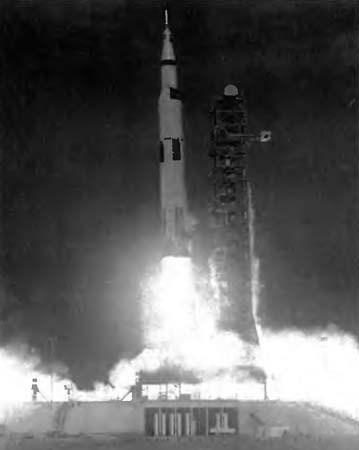 Вернер фон Браун. Человек, который продал Луну - i_020.jpg