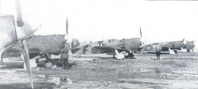 Советские асы пилоты истребителей Як - pic_12.jpg