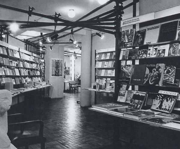 И обратил свой гнев в книжную пыль... - i_011.jpg