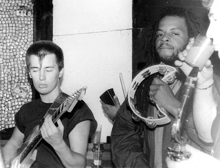 Москва рок-н-ролльная. Через песни – об истории страны. Рок-музыка в столице: пароли, явки, традиции, мода - i_098.jpg