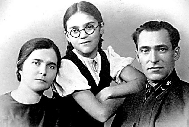 Детская книга войны - Дневники 1941-1945 - PapuegoljubimyezhenaidochLeraneuberegli.jpg