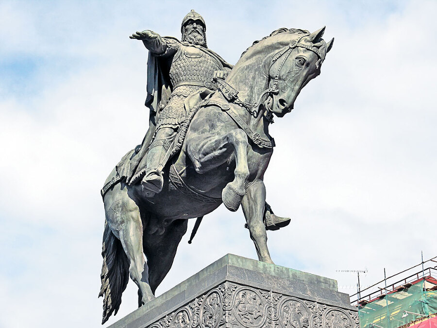 Лица эпохи. От истоков до монгольского нашествия (сборник) - i_105.jpg