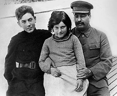 Мой дед Иосиф Сталин. «Он – святой!» - i_001.jpg