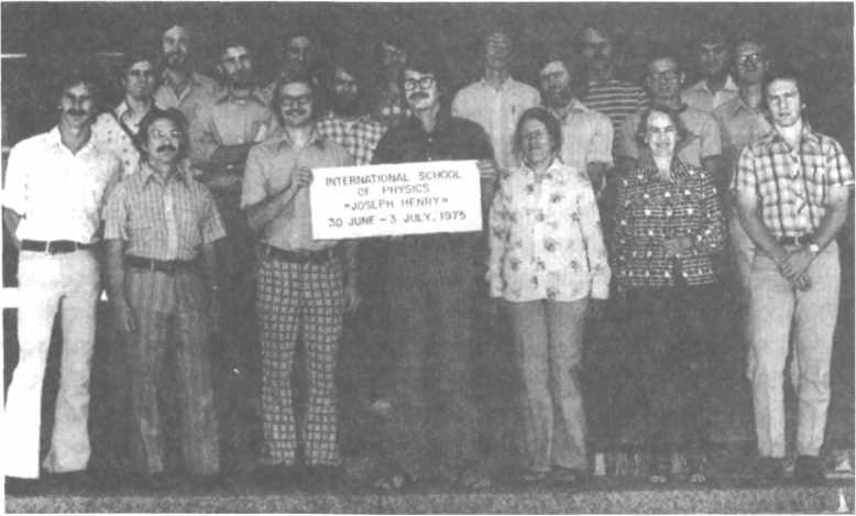 Черные дыры и складки времени. Дерзкое наследие Эйнштейна - i_068.jpg