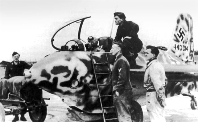 Me 163 «Komet» — истребитель «Летающих крепостей» - i_071.jpg
