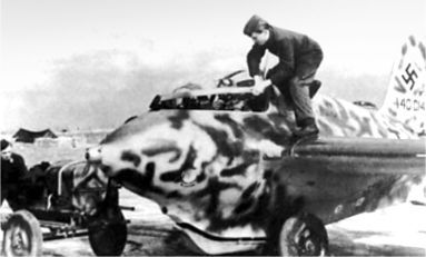 Me 163 «Komet» — истребитель «Летающих крепостей» - i_072.jpg