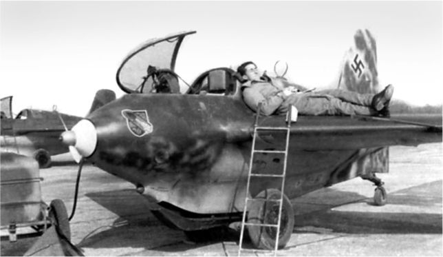 Me 163 «Komet» — истребитель «Летающих крепостей» - i_093.jpg