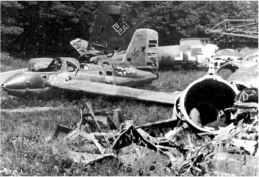 Me 163 «Komet» — истребитель «Летающих крепостей» - i_097.jpg