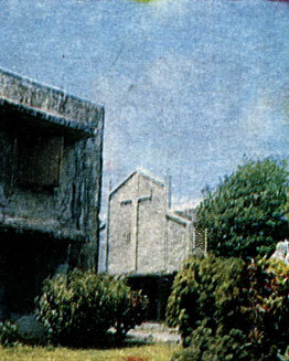 Люди и атоллы - i_031.jpg