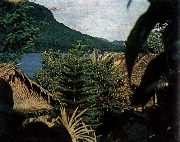 Люди и атоллы - i_034.jpg