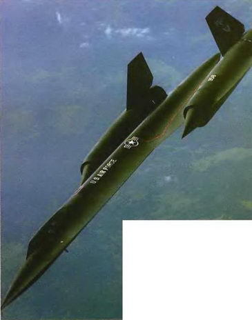 Энциклопедия современной военной авиации 1945 – 2002 ч 3 Фотоколлекция - pic_204.jpg