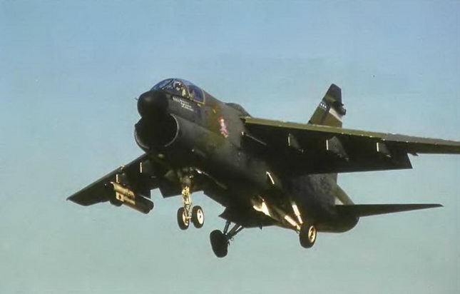 Энциклопедия современной военной авиации 1945 – 2002 ч 3 Фотоколлекция - pic_206.jpg