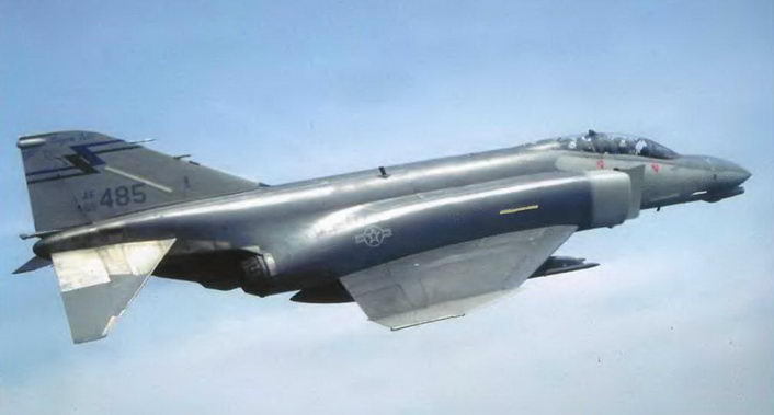Энциклопедия современной военной авиации 1945 – 2002 ч 3 Фотоколлекция - pic_215.jpg