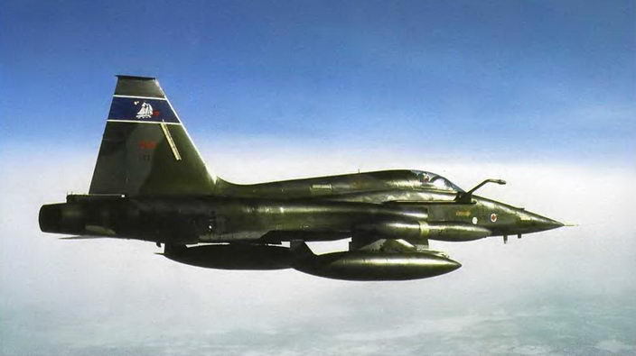 Энциклопедия современной военной авиации 1945 – 2002 ч 3 Фотоколлекция - pic_217.jpg