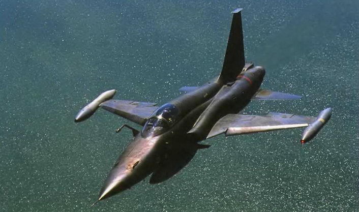 Энциклопедия современной военной авиации 1945 – 2002 ч 3 Фотоколлекция - pic_218.jpg