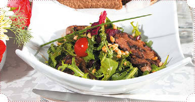 Холодные и теплые салаты. Мясные, рыбные, овощные, корейские, постные + 50 салатных заправок - i_025.jpg