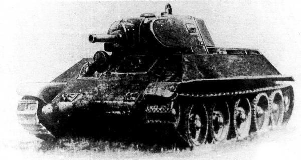 Средний танк Т-34 - i_006.jpg