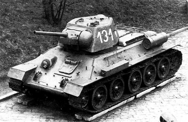 Средний танк Т-34 - i_039.jpg