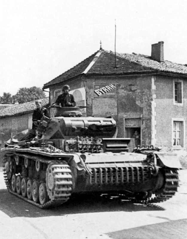Panzer III. Стальной символ блицкрига - i_002.jpg