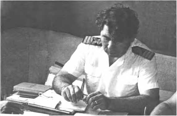 История штурмана дальнего плавания - i_044.jpg