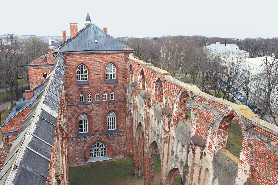 Первые русские цари: Иван Грозный, Борис Годунов (сборник) - i_044.jpg