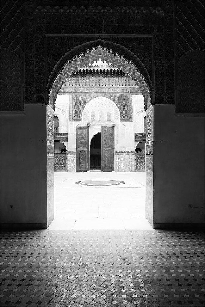 Рожденная в гареме. Любовь, мечты… и неприкрытая правда - i_001.jpg