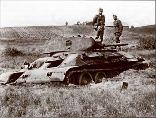 Первые Т-34<br />(Боевое применение) - i_069.jpg