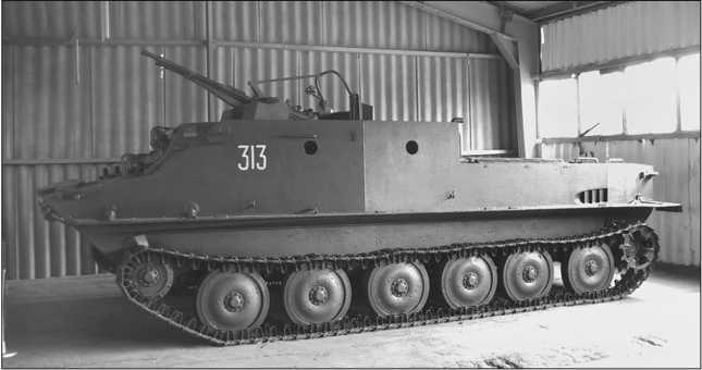 Плавающий танк ПТ-76<br />От Невы до Ганга и Суэцкого канала - i_077.jpg